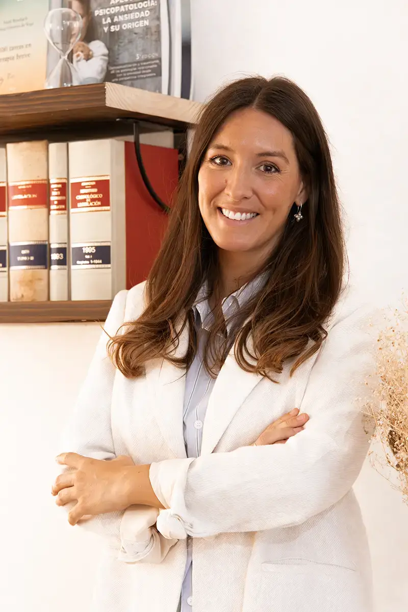 "Susana Bonet, psicóloga perito judicial en su despacho de Sevilla